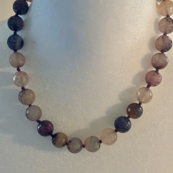 Amethyst Quartz Knotted Bead Necklace NWT - Picture 4 of 8